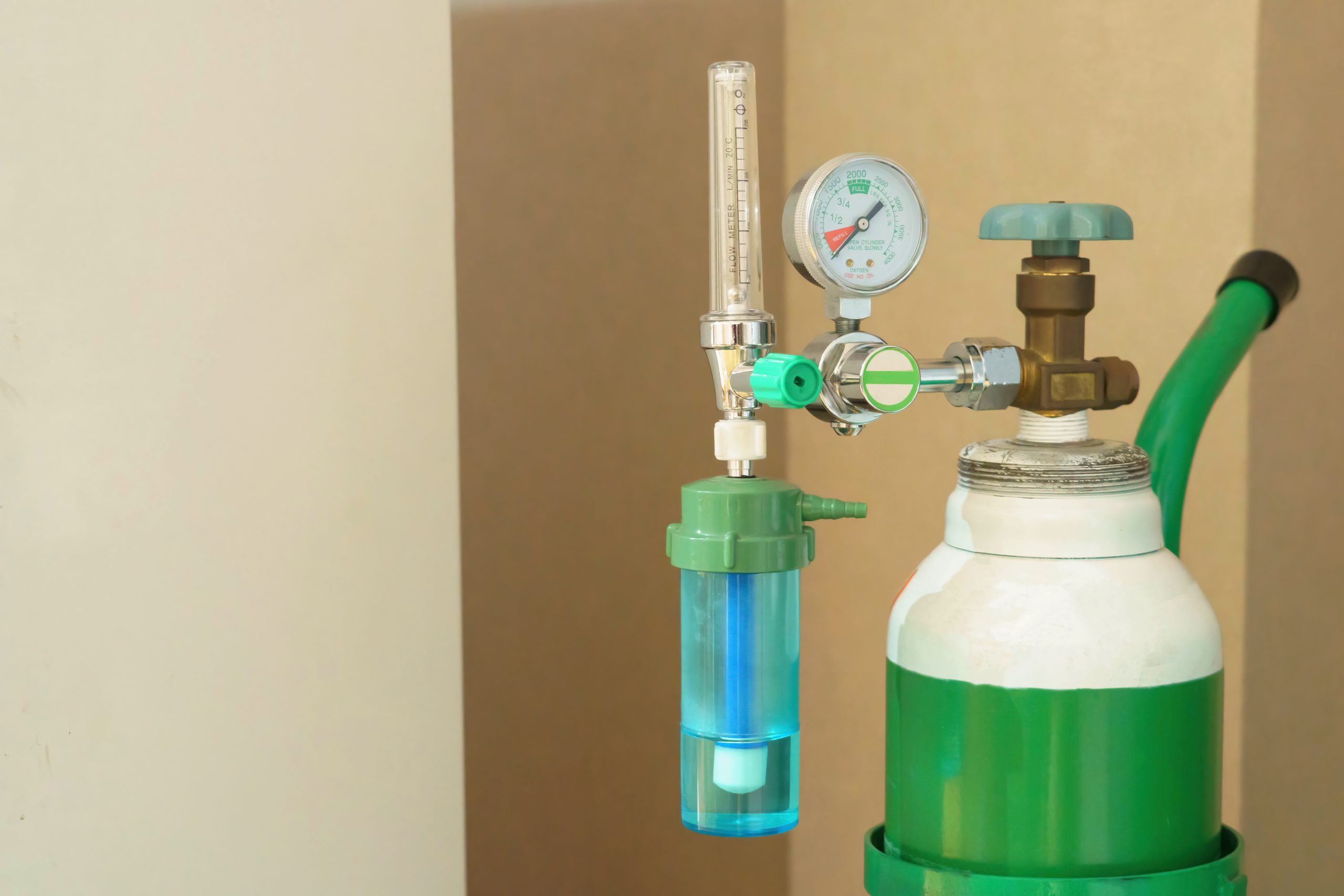 oxygen-tank-intensive-care-hospital